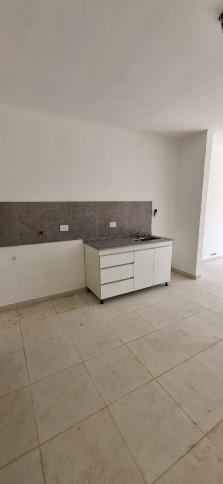 EN VENTA CASA ZONA TOMA // 3 DORM!!!