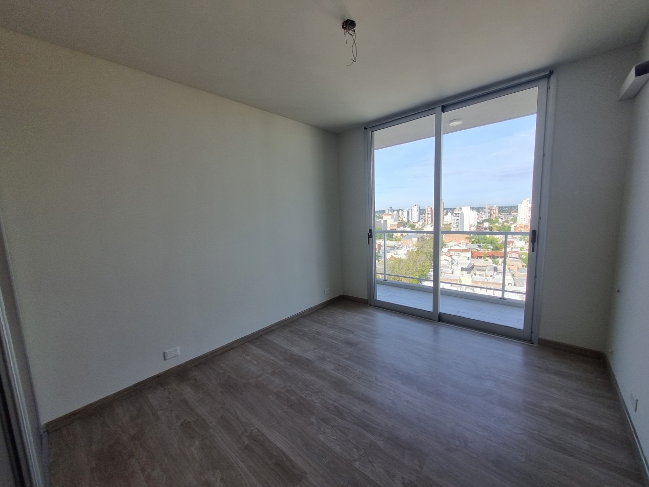 VENTA HERMOSO SEMI PISO DE 3 DORM ZONA PARQUE !!! 