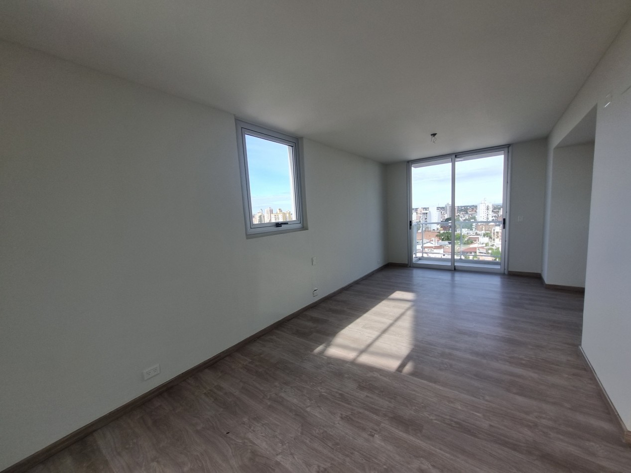 VENTA HERMOSO SEMI PISO DE 3 DORM ZONA PARQUE !!! 