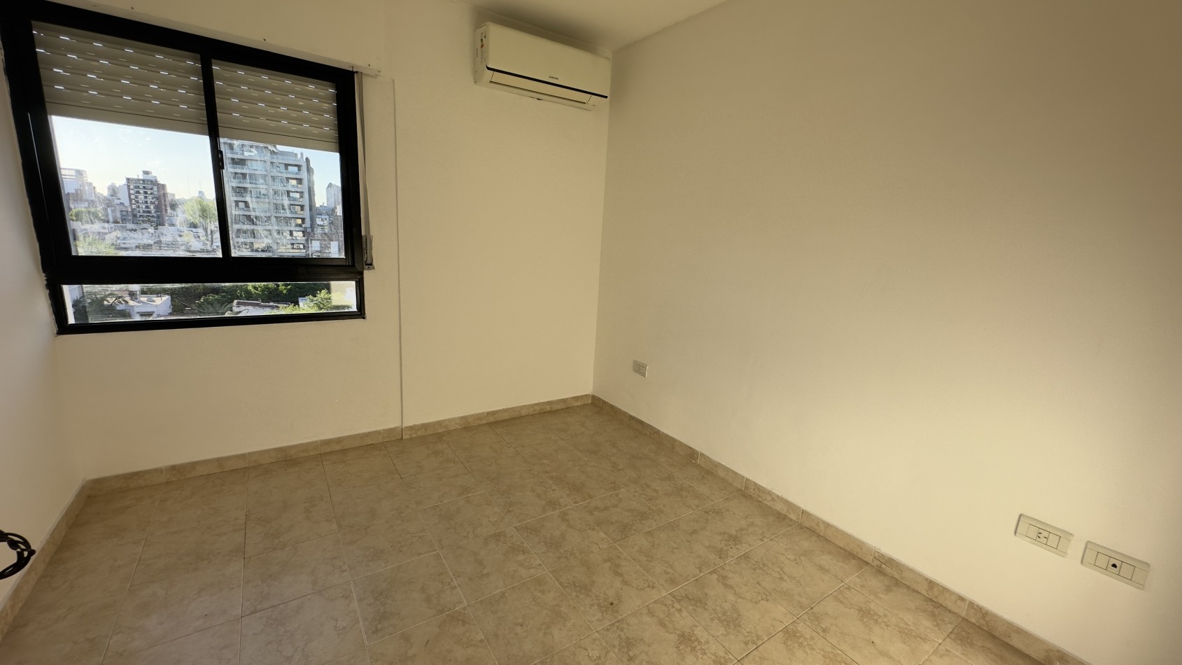 EN VENTA DPTO 1 DORM CON COCHERA / ZONA BOULEVARES !!!