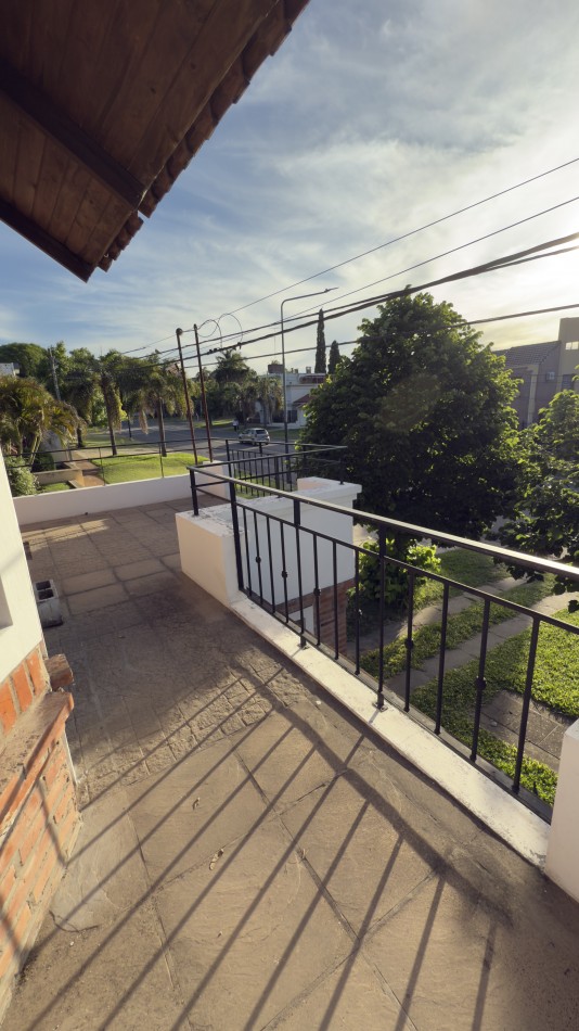 EN VENTA DUPLEX ZONA BLAS PARERA 