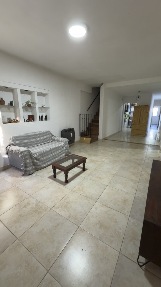 EN VENTA DUPLEX ZONA BLAS PARERA 
