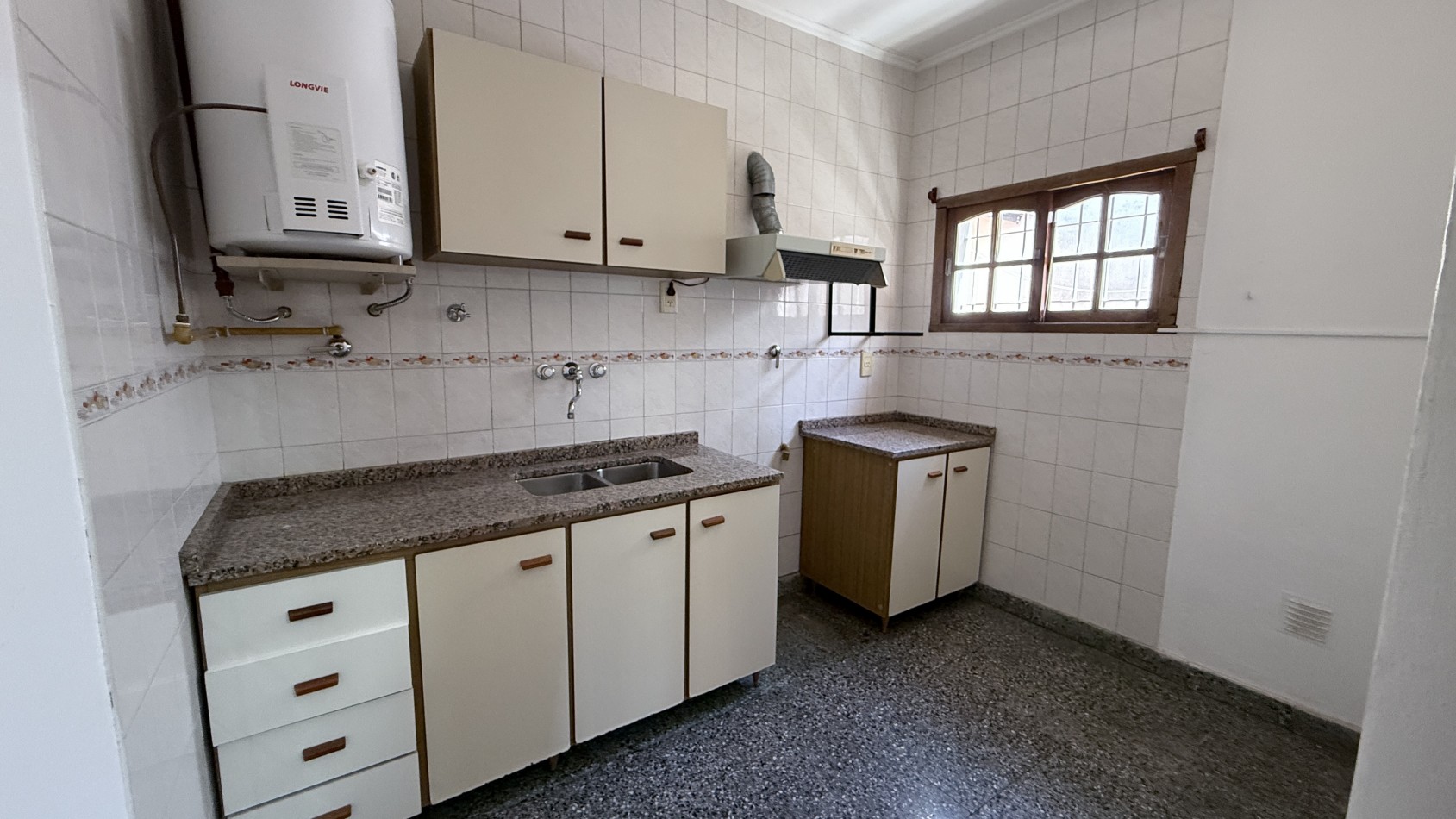 VENTA 2 CASAS (PH) JUNTAS - S/ AV. DE LAS AMERICAS !!!