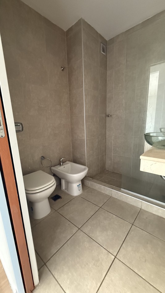 VENTA DEPARTAMENTO DE CATEGORIA - 2 DORMITORIO - ZONA CENTRO!!!
