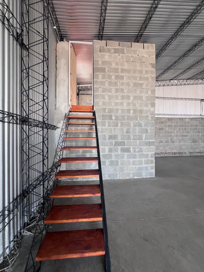 VENTA DE DOS GALPONES ZONA LEBENSOHN