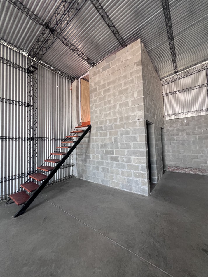 VENTA DE DOS GALPONES ZONA LEBENSOHN