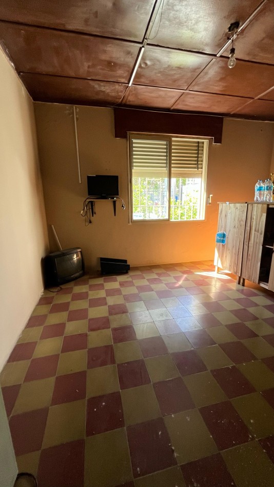 EN VENTA CASA  A REFACCIONAR - S/ AV. DE LAS AMERICAS !!!