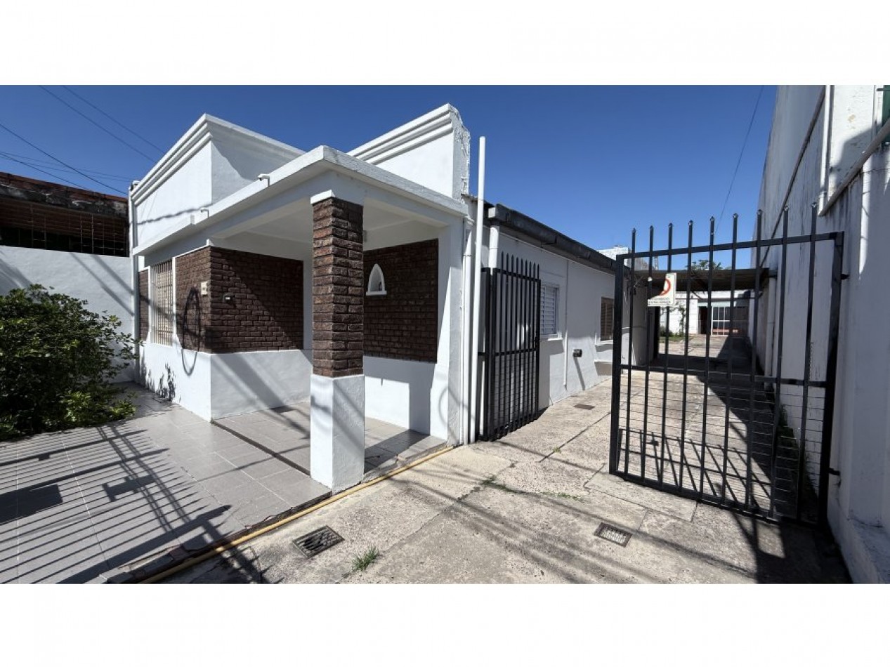 EN VENTA CASA  A REFACCIONAR - S/ AV. DE LAS AMERICAS !!!