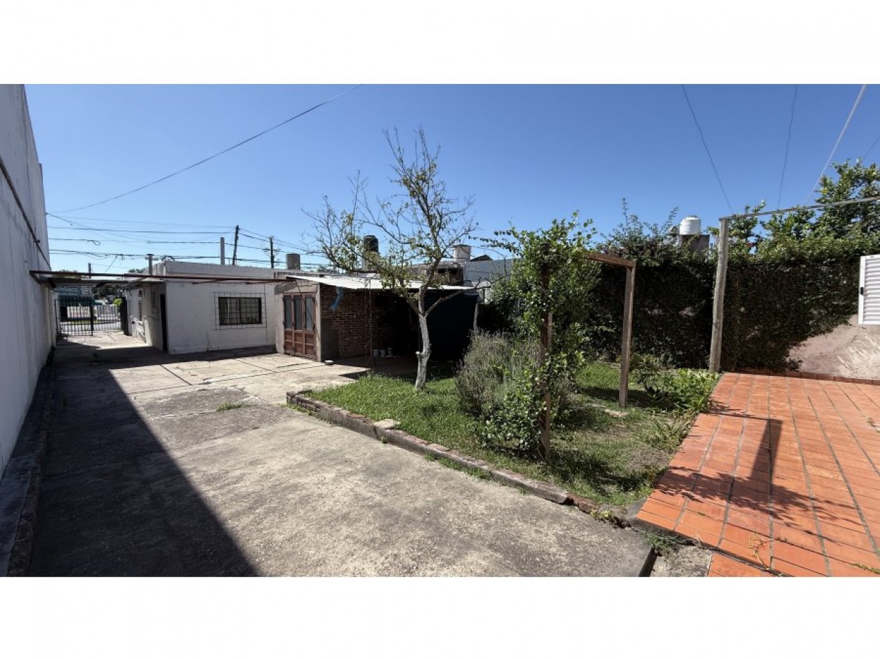 EN VENTA CASA  A REFACCIONAR - S/ AV. DE LAS AMERICAS !!!