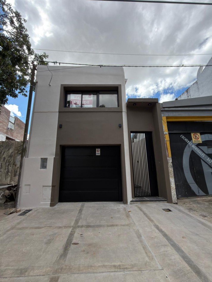 VENTA HERMOSA CASA 3 DORM ZONA PARQUE !!!