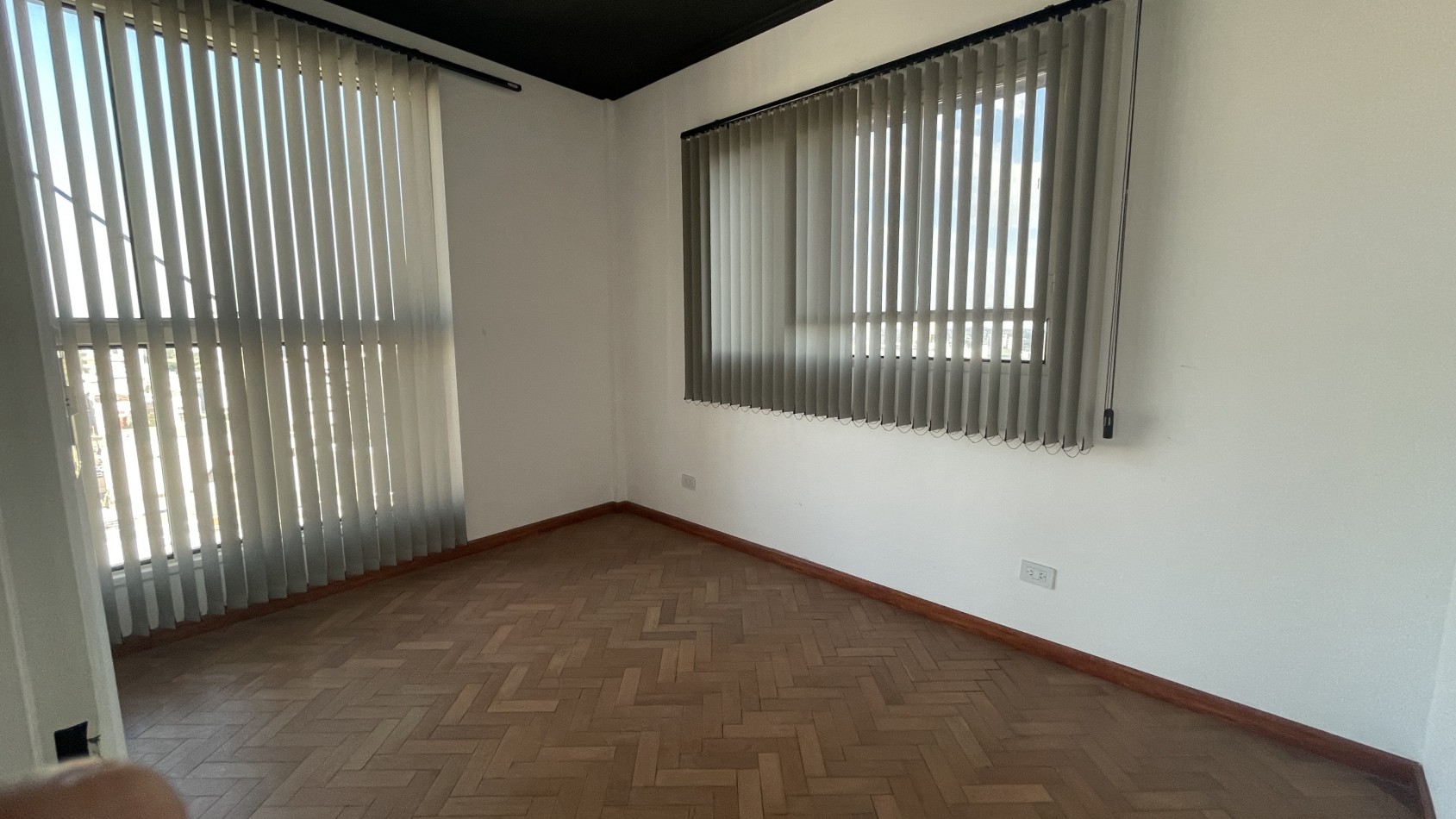 ALQUILER PISO DE OFICINAS CON VISTA AL RIO! 