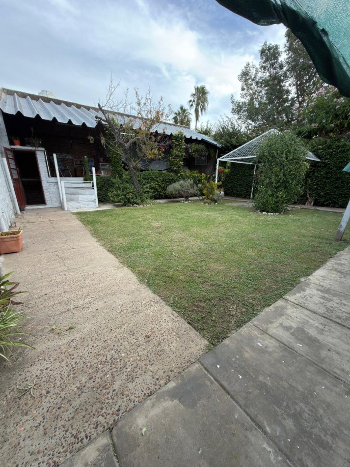 EN VENTA COMODA CASA FAMILIAR EN B° VAIRETTI, LISTA PARA MUDARSE !!!