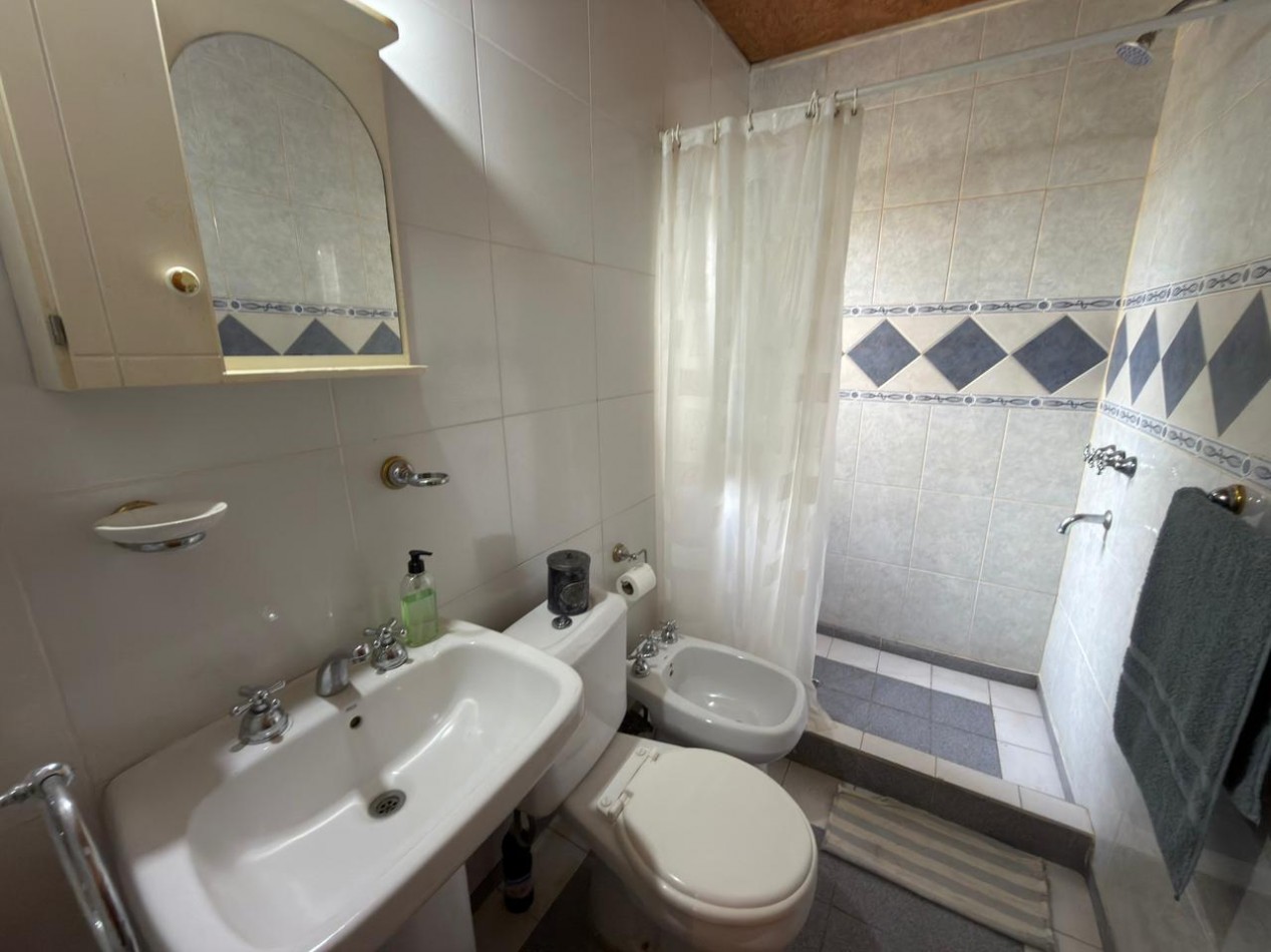 EN VENTA COMODA CASA FAMILIAR EN B° VAIRETTI, LISTA PARA MUDARSE !!!