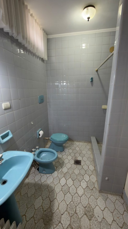 EN VENTA IMPORTANTE PROPIEDAD A REFACCIONAR - EXCELENTE UBICACION Y GRAN POTENCIAL