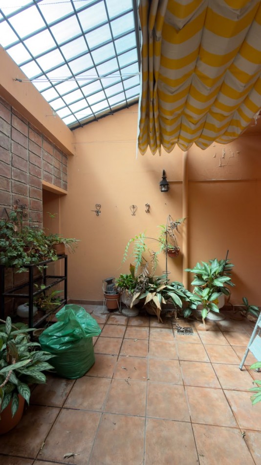 EN VENTA IMPORTANTE PROPIEDAD A REFACCIONAR - EXCELENTE UBICACION Y GRAN POTENCIAL