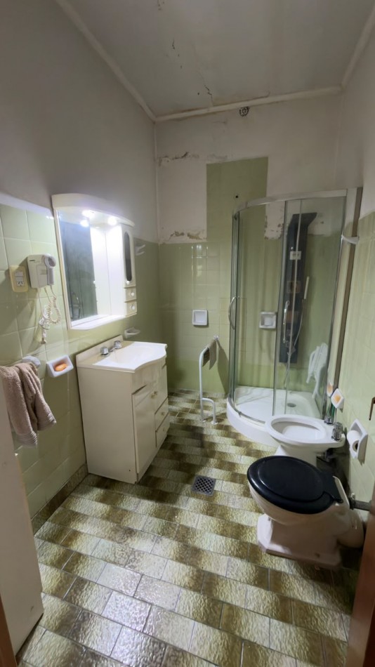 EN VENTA IMPORTANTE PROPIEDAD A REFACCIONAR - EXCELENTE UBICACION Y GRAN POTENCIAL