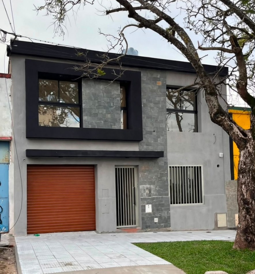 EN VENTA HERMOSA CASA EN ZONA 5 ESQUINA- LISTA PARA ESCRITURAR