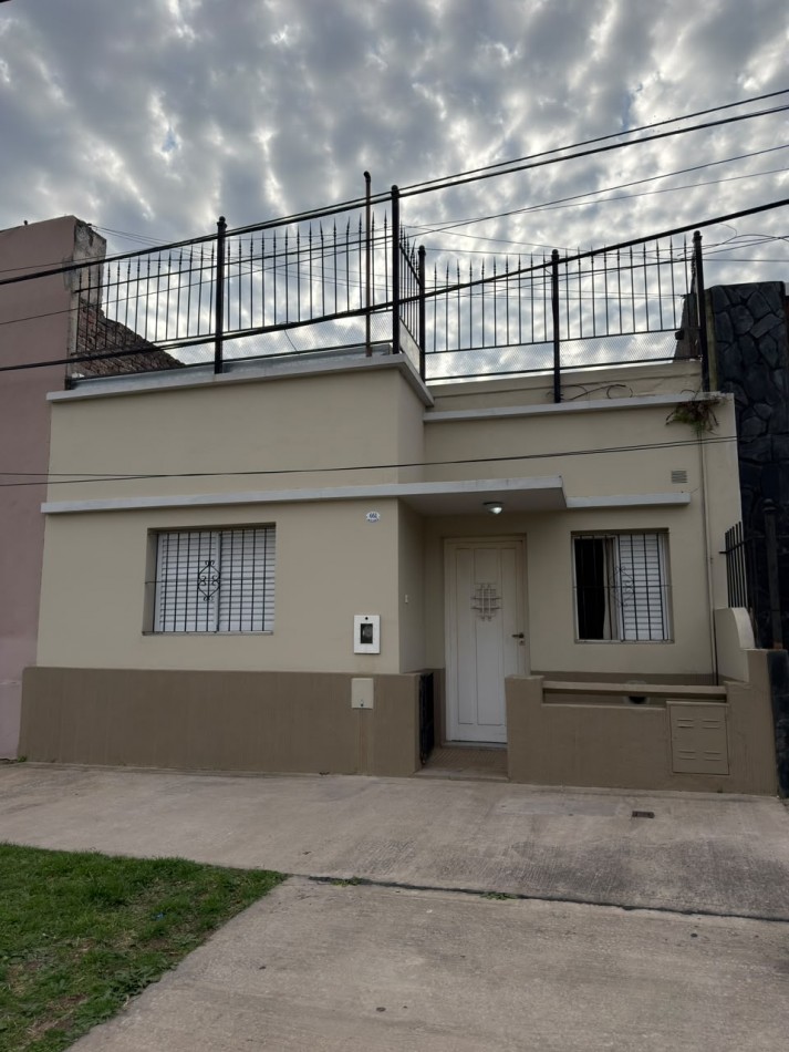 EN VENTA HERMOSA CASA - EXCELENTE ZONA