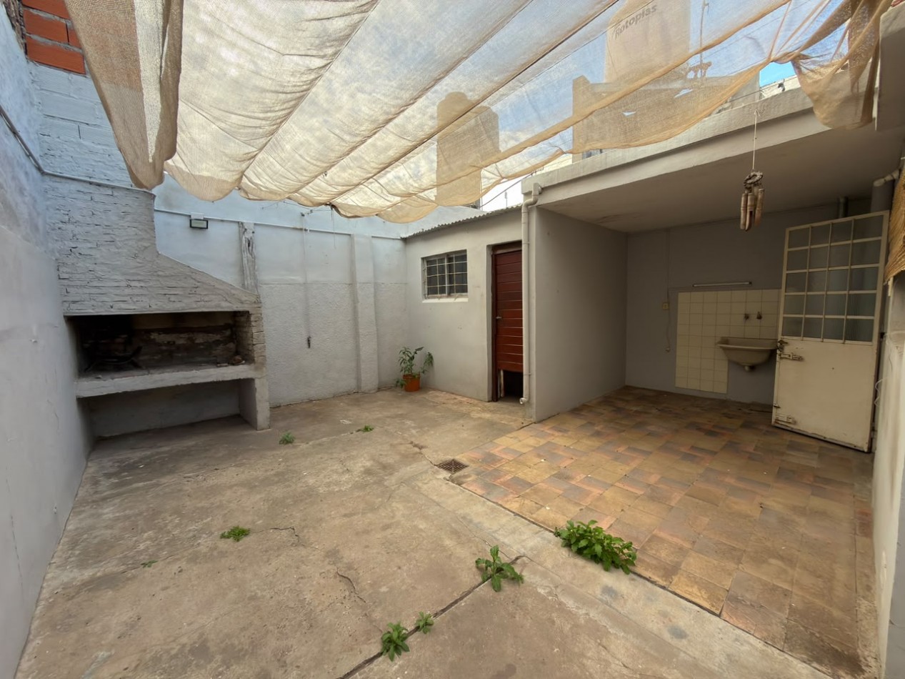EN VENTA HERMOSA CASA - EXCELENTE ZONA