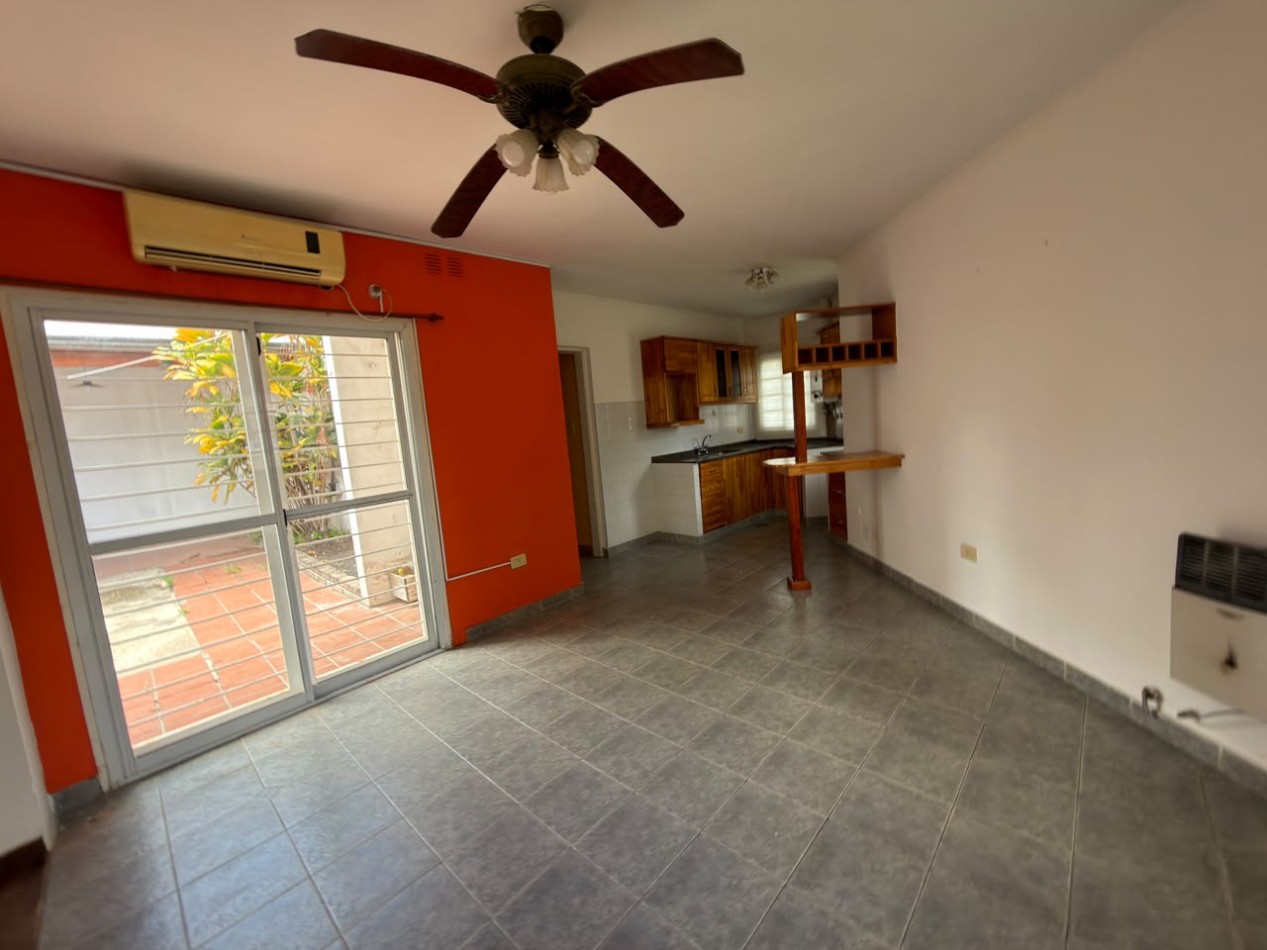 EN VENTA CASA EN ZONA SUR - FUNCIONALIDAD Y EXCELENTE UBICACION