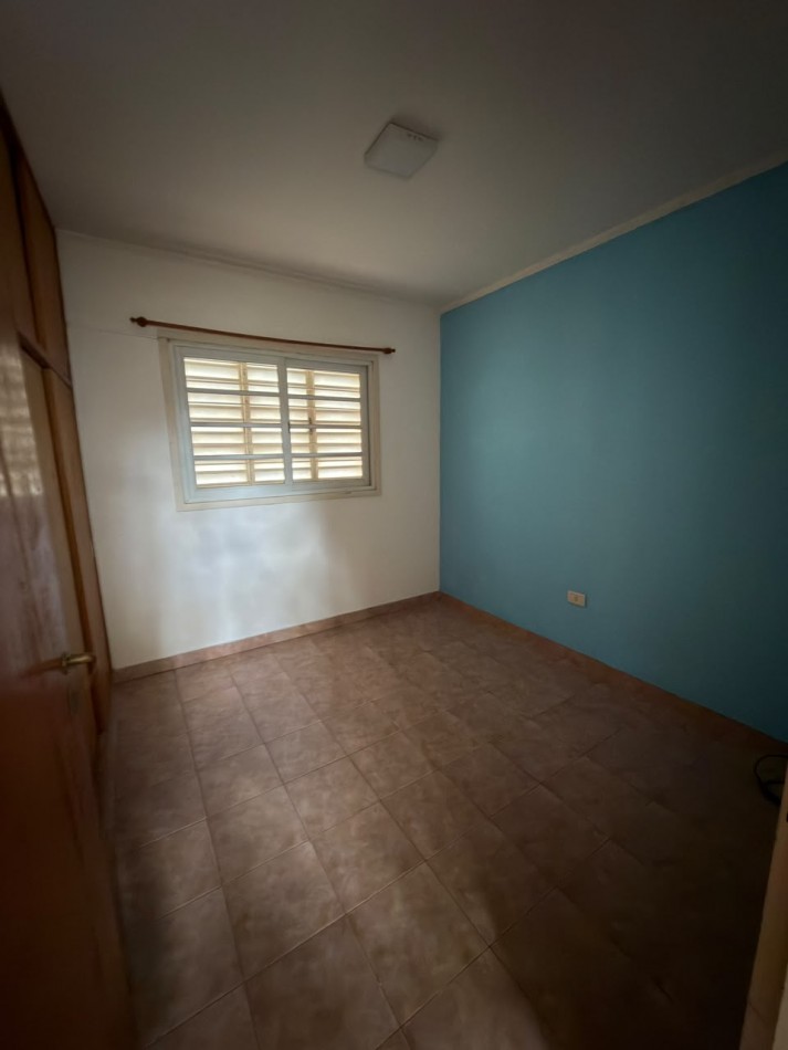 EN VENTA CASA EN ZONA SUR - FUNCIONALIDAD Y EXCELENTE UBICACION