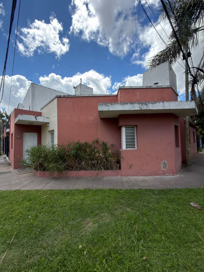 EN VENTA CASA EN ZONA SUR - FUNCIONALIDAD Y EXCELENTE UBICACION