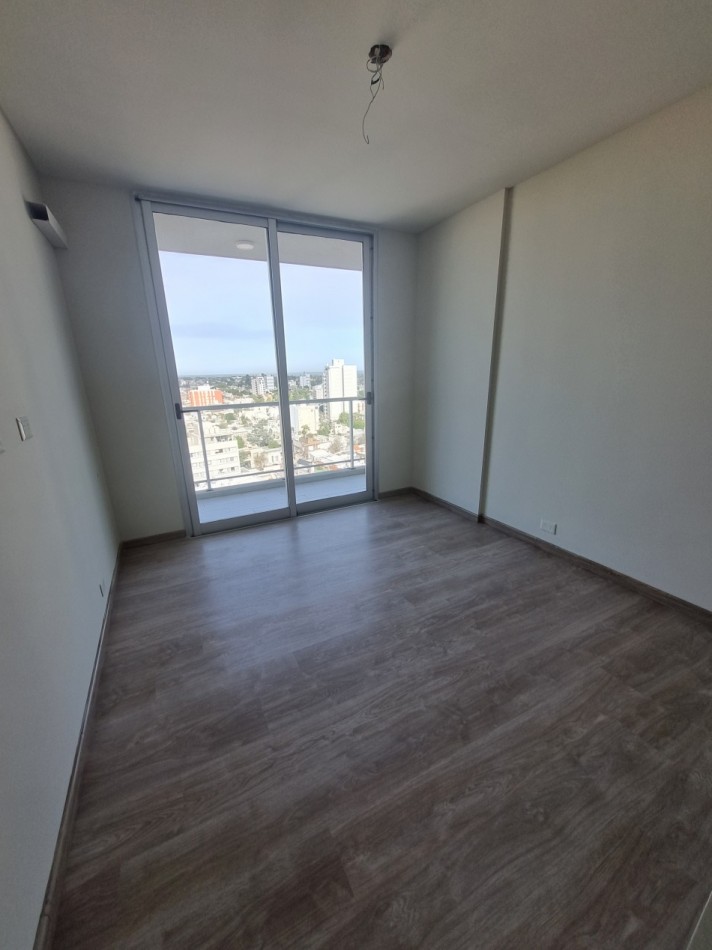 VENTA HERMOSO SEMI PISO DE 3 DORM ZONA PARQUE !!! 