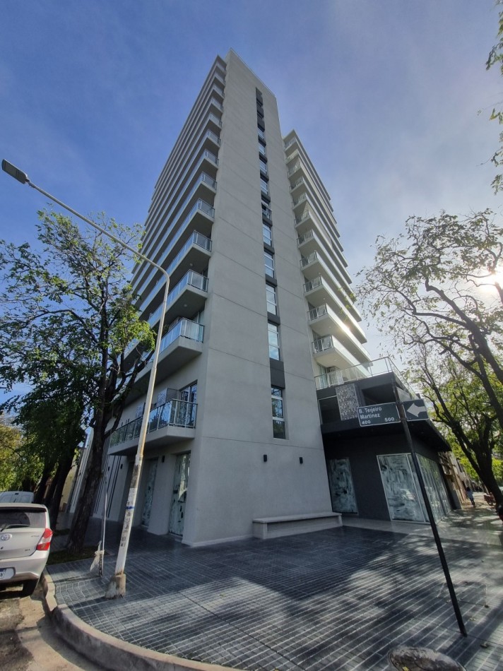 VENTA HERMOSO SEMI PISO DE 3 DORM ZONA PARQUE !!! 