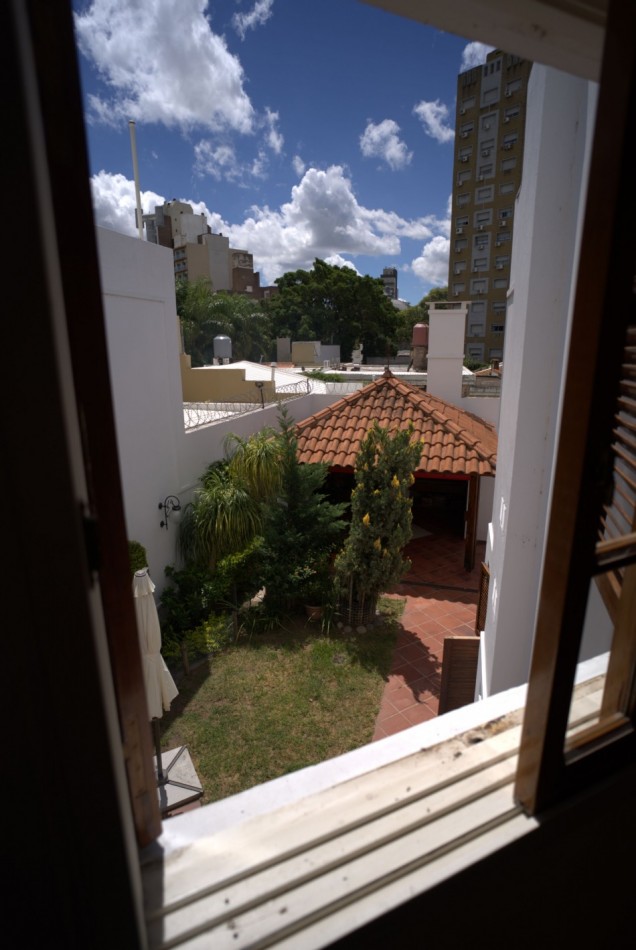 EN VENTA HERMOSA CASA DE 4 DORMITORIOS 