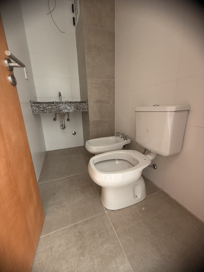 VENTA HERMOSO DPTO DE 2 DORM CON COCHERA-ZONA BOULEVARES !!!