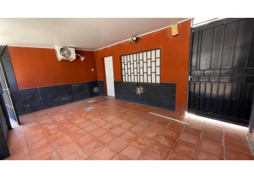 VENDO CASA 3 DORM S/CALLE BRIGADIER LOPEZ, A METROS DE CALLE GALAN. 