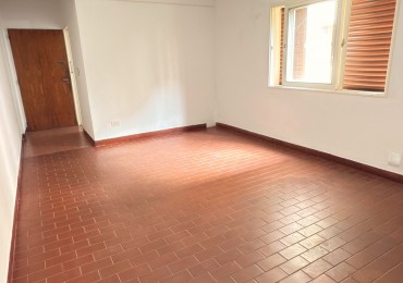 EN VENTA DPTO DE 2 DORM C/COCHERA - CALLE 25 DE MAYO