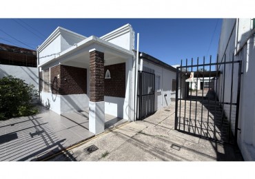 EN VENTA CASA  A REFACCIONAR - S/ AV. DE LAS AMERICAS !!!