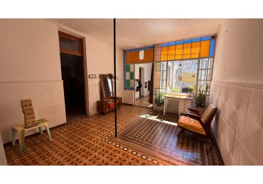EN VENTA CASA A REFACCIONAR - EXCELENTE UBICACION CERCA DEL CENTRO CIVICO