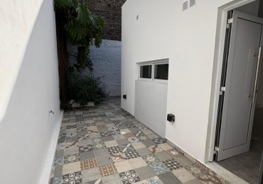 VENTA CASA INTERNA C/PATIO - CALLE SOLER FRENTE PLAZA !!!